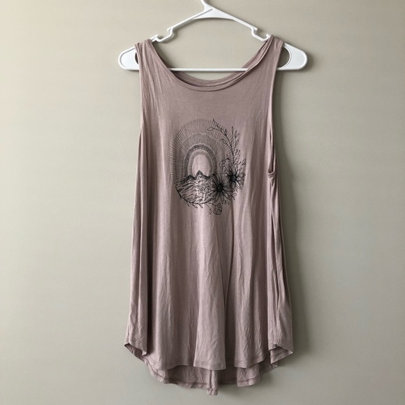Old Navy Tops - Old navy graphic tank